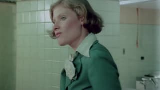 Retro scena rżnięcia i nie tylko w stareym hotelu