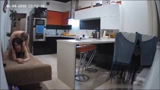 Napalony klient pierdoli brunetkę w pończochach