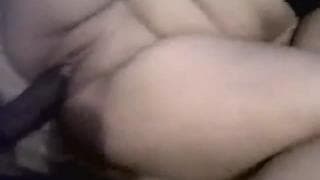 Krzyczy głośno na tym czarnym kutasie