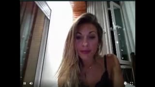 Dojrzała blondyna rozpali cię tym show!