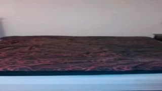 Przebrany za piękną blondynkę wali chuja