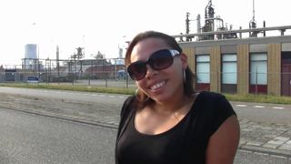 Atrakcyjna Arabka obciąga i pierdoli się jak dziwka