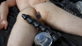 Gej, który kocha swoje sprośne zabawki