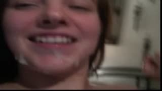 Ona chce, żeby się spuścił na jej twarz!