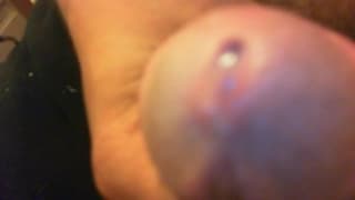 Niemiecki gej masturbuje się i spuszcza