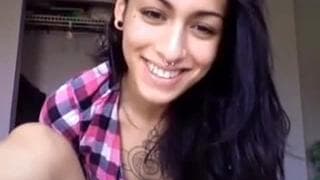 Trans wyliże własną spermę po wytrysku