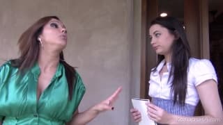 Lesbijska szefowa uczy sekretarkę dobrej pracy!