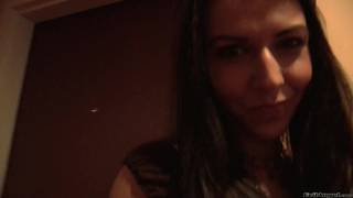 Katsuni wyliże i zerżnie dildo młodą Lou Charmelle