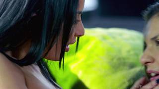 Lizanie pizdy między Anissa Kate i Alina Henessy