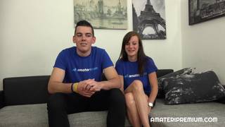 Para kochanków chętnie pokaże seks przed kamerą