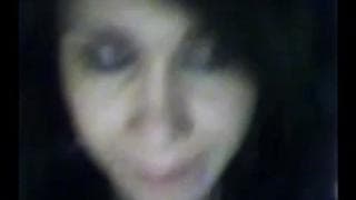 Seksowna brunetka trans kusi cię swoją dupą