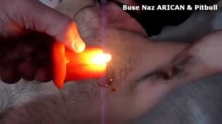 Zamaskowany facet zdominowany przez geja