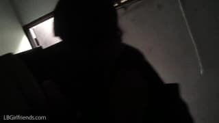 Brunetka trans w łazience trzepie sobie chuja