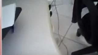 Pokazuje swoje duże, miękkie cyce Latynoski