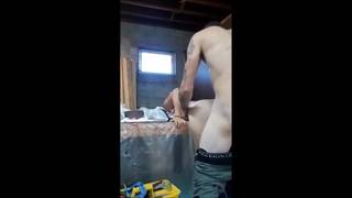 Przyłapany na pierdoleniu dziwki w pracy!