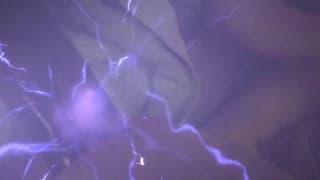 Masturbacja kutasa i czarny kołeczek w dupie