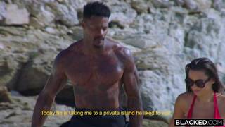 Liya Silver ciesząca się dużym czarnym kutasem na plaży