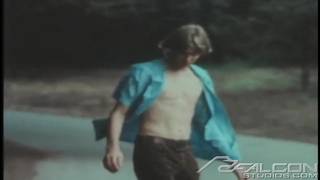 Po treningu na desce piękny blondyn zwali chuja