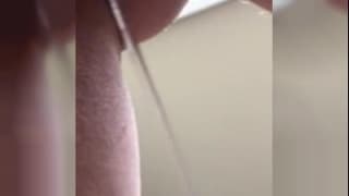 Wielkie wargi jej pizdy i puszczanie z niej soków