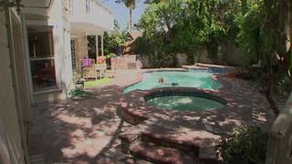 Gorąca Kelly Starr po kąpieli wyjebana w łóżku