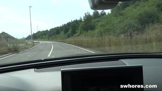 Blondynka też lubi się ruchać w taksówce