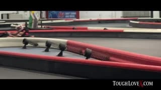 Sahara Leone przywozi sobie kochanka do domu