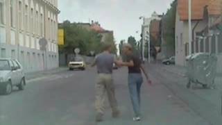 Dwaj apetyczni blondyni obciągają i rżną w dupy