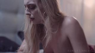 Lily Larimar jest małą dziwką swojego ojczyma