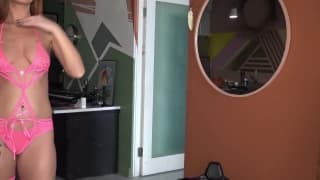 Scarlett Mae natrafiła na hardcorowego kochanka