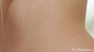 Kąpiel w pianie i kuni lingus między dwiema lesbijkami