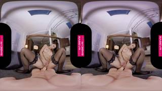 Ayumi Anime w wirtualu jebie się z kutasem i zabawką