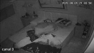 Schowana w sypialni kamera pokaże seks oralny