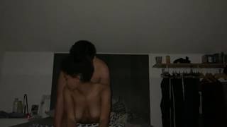 Tamłoda para kręci dla nas dobre domowe porno