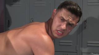 W szatni Nick Sterling i Josh Conners rżną się głęboko