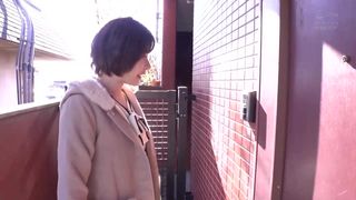 Eimi Fukada potrafi obchodzić się z twardym chujem