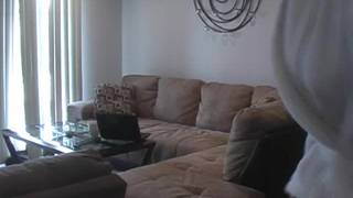 Śliczna Alison Angel krząta się nago sama w domu