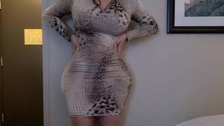 Ogromna dupa Crytal Lust kusi do pierdolenia