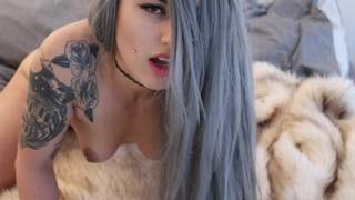 Śliczna Octavia May w masturbacji solo z zabawkami