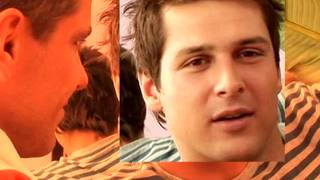 Dwaj piękni faceci w jacuzzi i na świetnej orgii