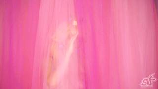 Sabrina Nichole - dziwka w kolorze brzoskwini