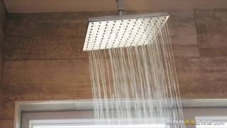 Ładna dziwka Ace Parker ciągle chce się ruchać