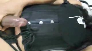 Amator transwestyta trzepie kutasa przed kamerą