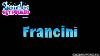 Trans dziwka Francini wyssie każdą kroplę spermy