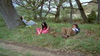 Na dużej francuskiej farmie pierdoli się kilka par