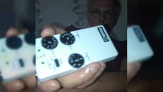 Wciskam sobie rzeczy w moją cewkę na kutasie