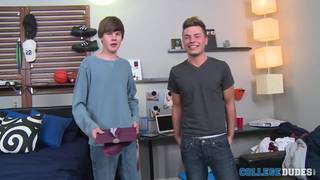 Młodzi Tommy White i Josh O Brian lubią się rżnąć