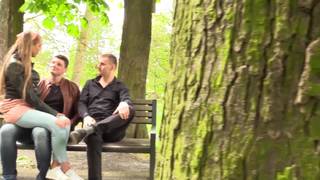 Atrakcyjna Valencia kocha amatorskie trójkąty