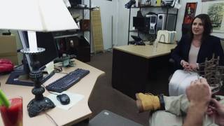 Helena Price wie, jak okazać swoją wdzięczność, pieprząc go