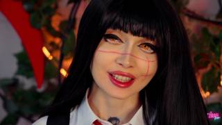 Atrakcyjna młoda brunetka pierdoli się jak gwiazda porno