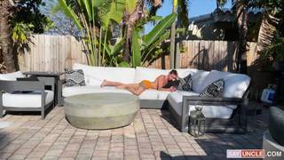 Johnny i Jayden zaspokoją swoje bardzo głodne dziurki